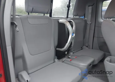 2011 Toyota Tacoma Base V6 из США, поврежденный, VIN 5TFUU4EN6BX009233